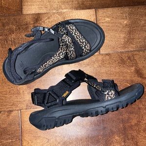 Teva Hurricane Verge Sandals Cheetah Leopard Print size 6